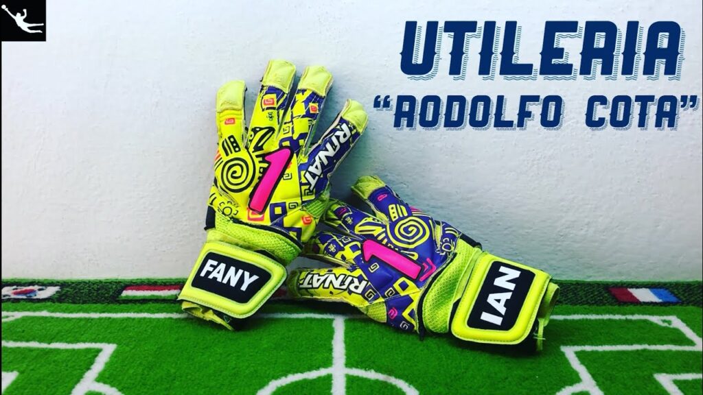 Las Garras de una Fiera!…(Guantes de Rodolfo Cota) #DaleLéon Las Garras de una Fiera!...(Guantes de Rodolfo Cota) #DaleLéon