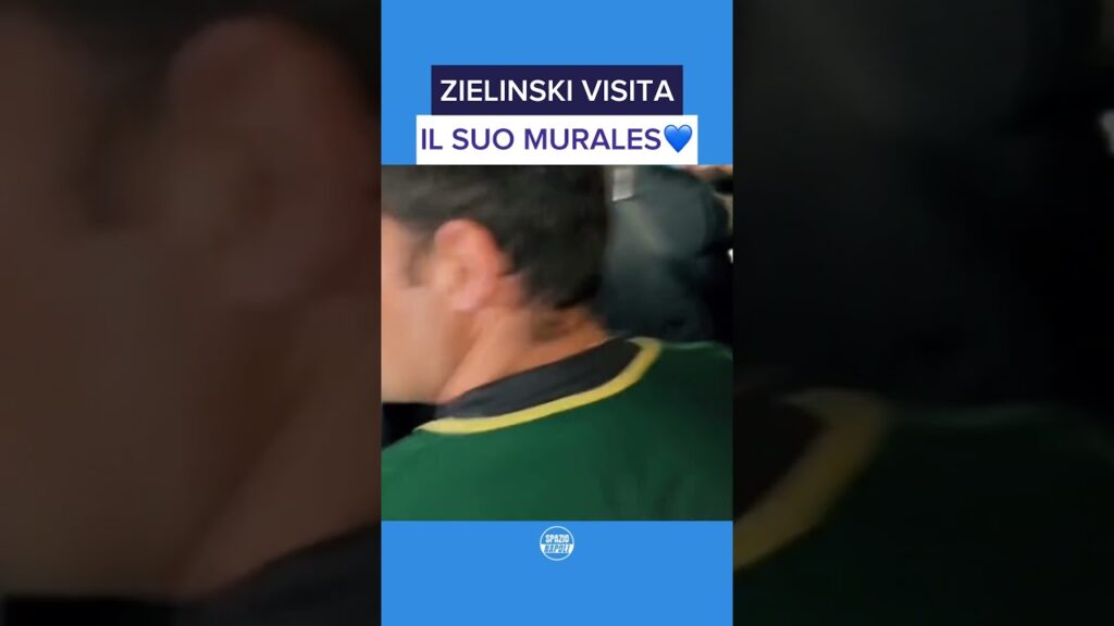 ZIELINSKI VISITA IL SUO MURALES A QUARTO: GUARDATE CHE MAGLIETTA INDOSSA!💙🤩 #shorts
