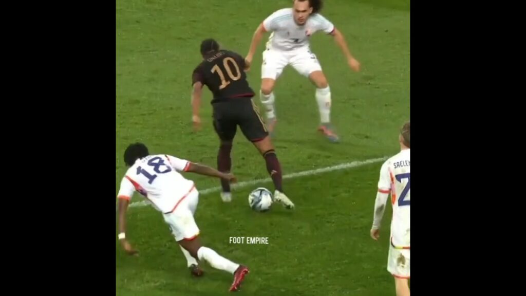 Serge Gnabry turns into Prime Messi 🤯 #shortvideo #messi