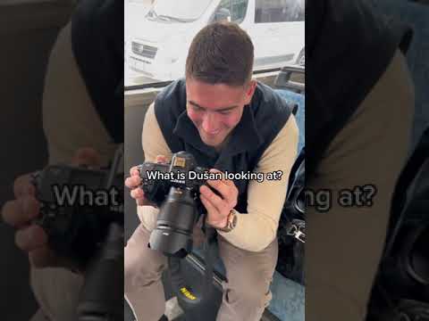 Vlahovic knows when a picture is really good 💥🤍🖤