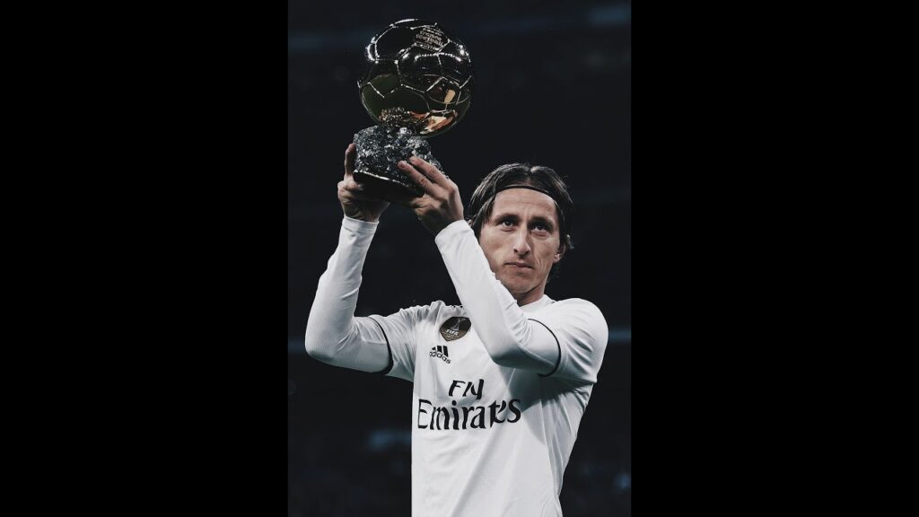 De refugiado de GUERRA a Melhor do Mundo - LUKA MODRIĆ viu seu avô sendo mort0