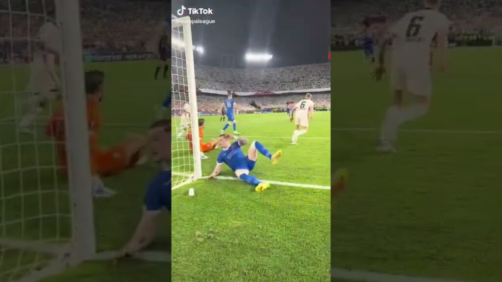 Kevin Trapp. Incredible. 🥵