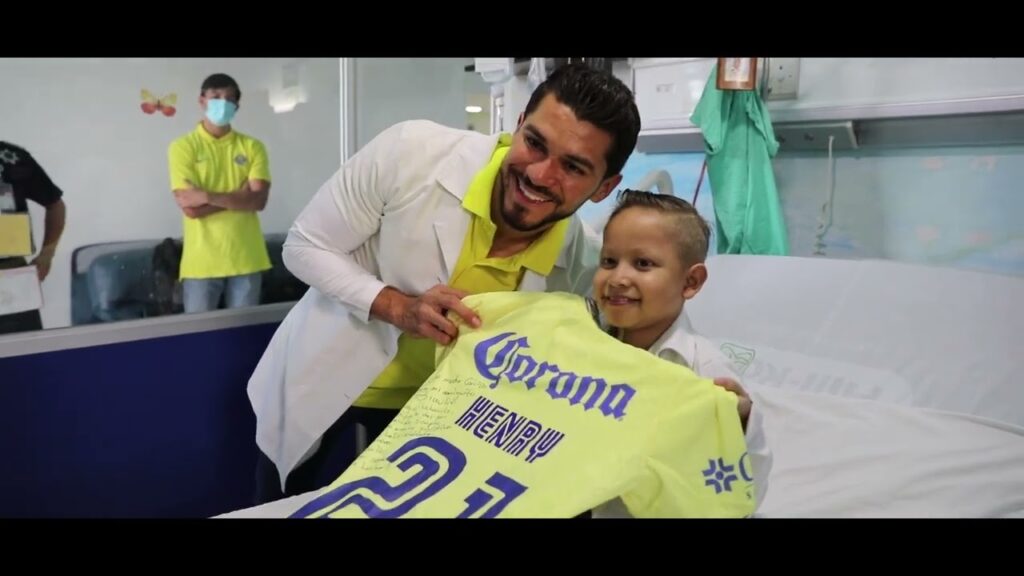 En el Día del niño, Henry Martín y Club América cumpliendo sueños