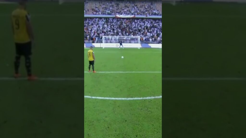 عبد الرزاق حمد الله يسجل أولى ضربات الجزاء - الاتحاد ضد الشباب