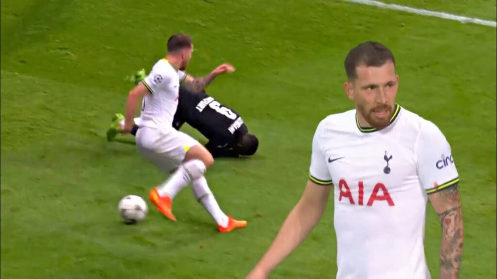 Pierre Emile Højbjerg Only Passes Backwards? Ok Watch This!