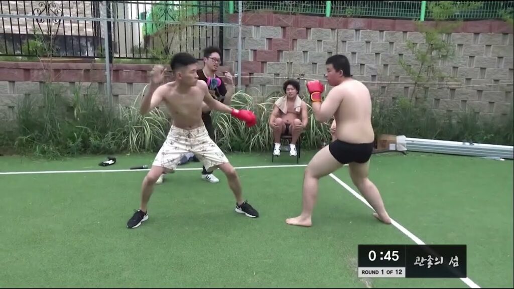 Potty Monkey (Rapper) vs Fan - Boxing Match