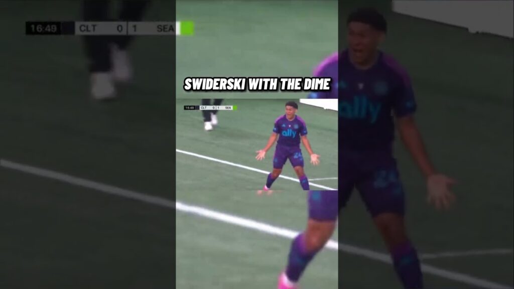 How did Karol Swiderski keep this ball in play? 😮 #shorts