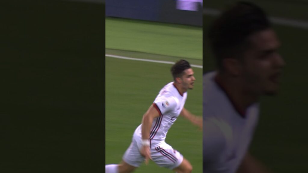 André Silva heads it home 😉⚽ | #shorts