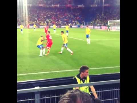 Xherdan Shaqiri vs Neymar! ► Skills