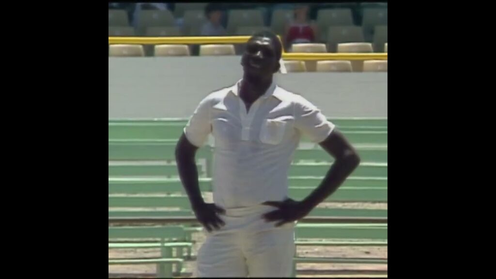 Most Amazing Inswing Delivery In Cricket By Joel Garner - Great Fast Bowling