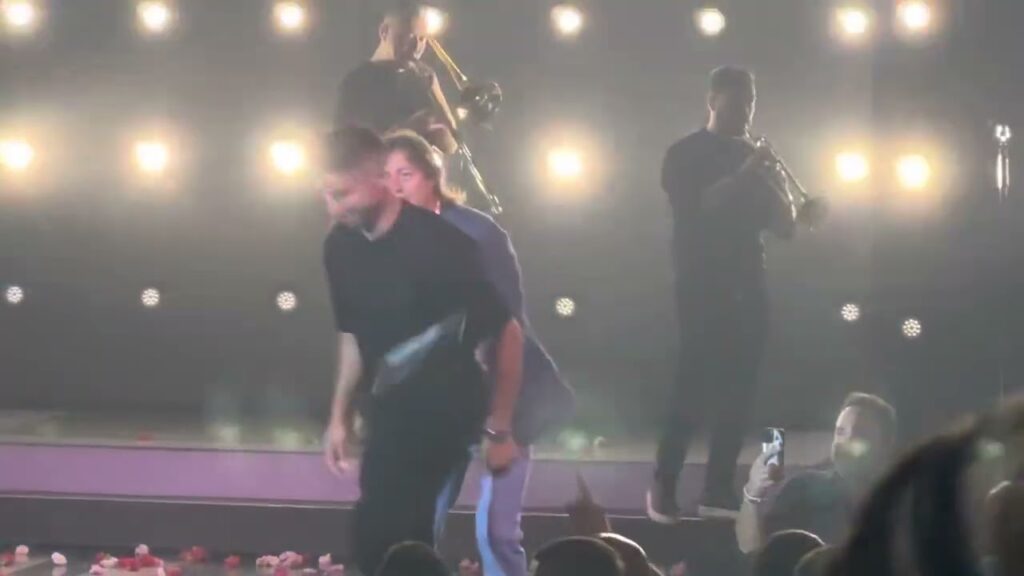 Αποθέωση Αλμέιδα και χορευτικά από Μοχαμάντι και Πινέδα