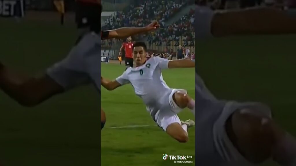 الدولي المغربي نايف أكرد