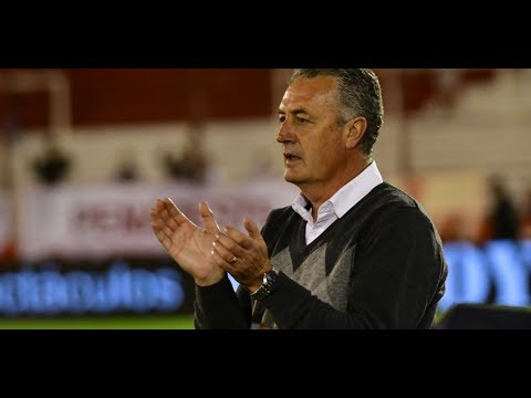 Presentación de Gustavo Alfaro