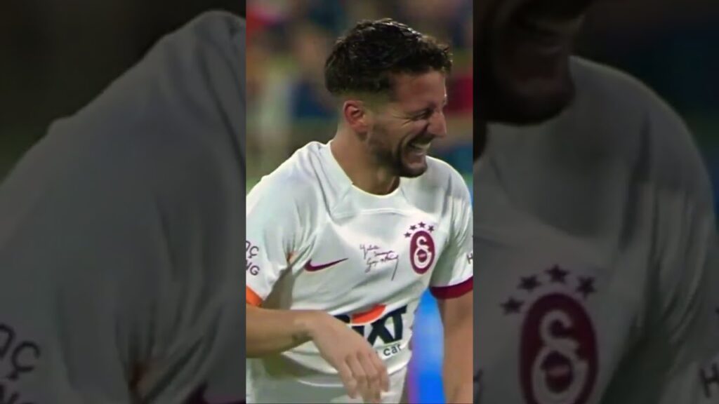 Dries Mertens’ın verdiği müthiş tepki 😍😆 #shorts #football #galatasaray  #keşfet #parati  #fyp