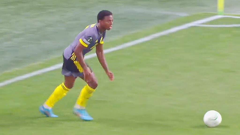 Here's What Tyrell Malacia Will Bring To Man United!