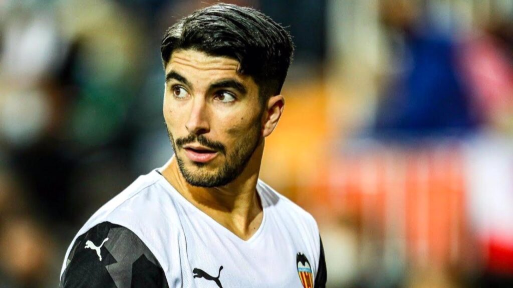 Carlos Soler – Highlights and Skills Carlos Soler - Highlights and Skills