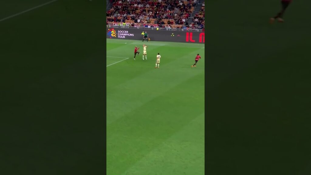 Rafael Leao is something else 💎