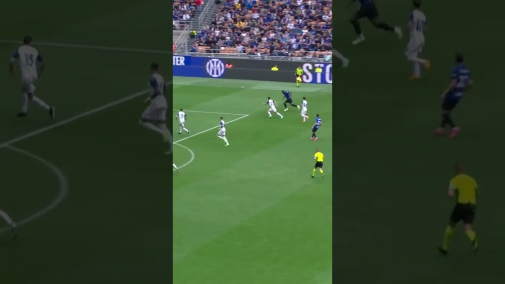 Dumfries wastes Lukaku's golden pass 😤 #shorts