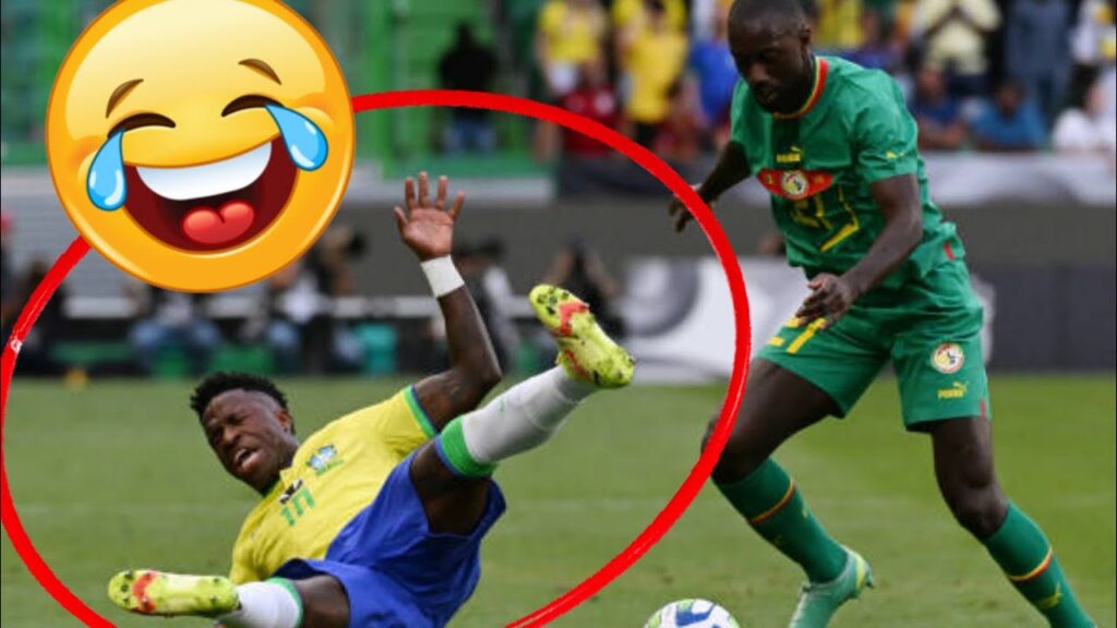 Youssouf Sabaly vs Brasil un match impeccable face Vinicius jr
