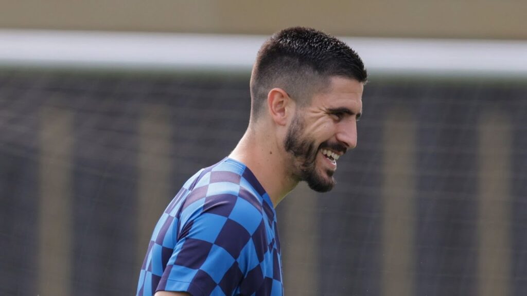 Vatreni igrao 120 minuta u finalu Lige nacija, a sad je snimljen kako kopa u polju