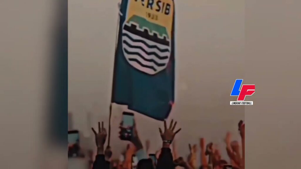 SUDAH TIBA DI BANDUNG❗Bek Tangguh Nikola Maksimovic Merapat ke Persib Bandung