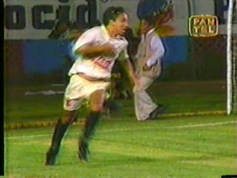Gol de Roberto Martinez Clásico Universitario vs al [1-0] Clasificación Libertadores 1995