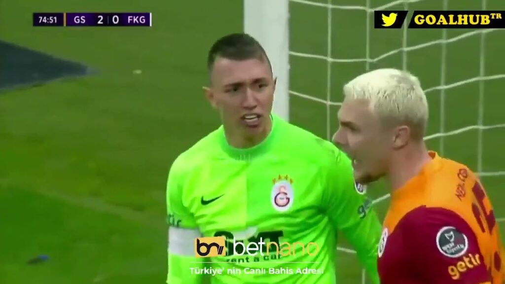 Muslera Penaltı Kurtarıyor! 😇 (YILLAR SONRA)