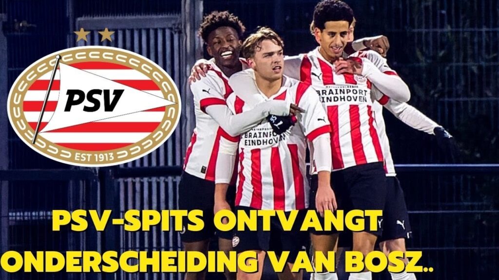 PSV-spits ontvangt onderscheiding van Bosz..// [PSV-NIEUWS]