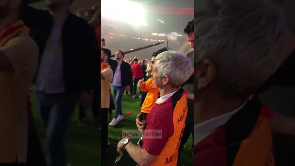 Ciro babasının yanına gitmeye çalışıyor ama Mertens kendinden geçiyor #galatasaray #napoli