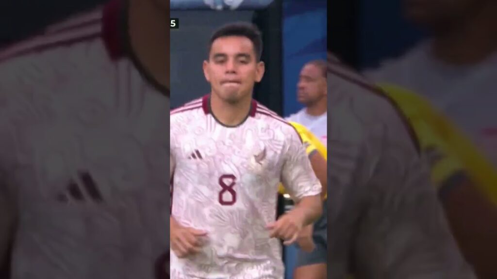 abuchean a Uriel Antuna y así responde el jugador!