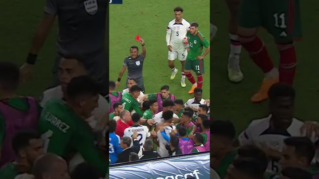 ❌MONTES SE VUELVE LOCO❌El defensa mexicano se hace expulsar con una falta increíble