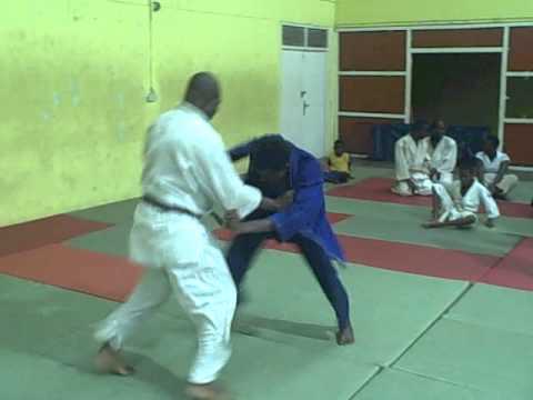 Ghana Judo randori (Ali Alhassan GH vs Senior Player SD)