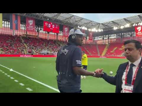 Sizce Michy Batshuayi ne dinliyor?