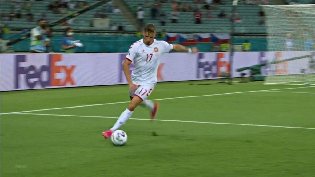 Jens Stryger Larsen is so GOOD in 2021