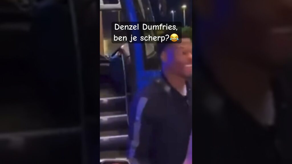Denzel Dumfries gaat onderuit in spelersbus van Inter #dumfries #inter #intermilan #championsleague