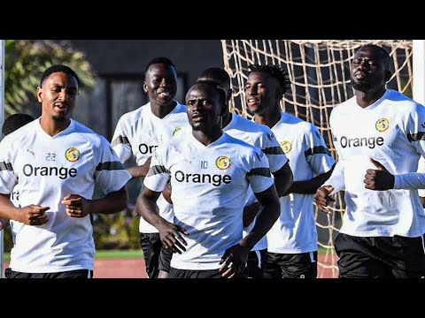 Entraînement titulaires contre  remplaçants avec des buts de Sadio Mane Pape Gueye Nicolas Jackson