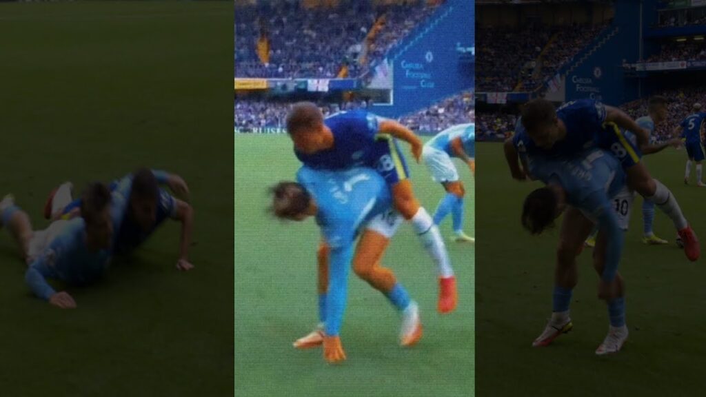 Funny scene: duel Jack Grealish vs Cesar Azpilicueta! #shorts