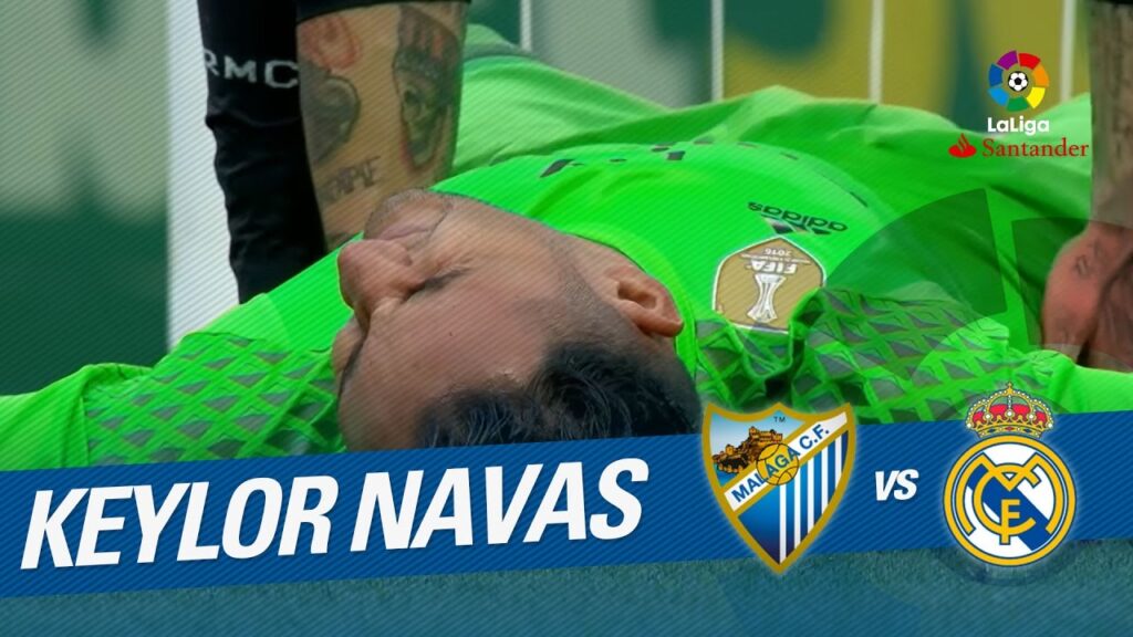 Lanzamiento de falta de Sandro que despeja Keylor Navas