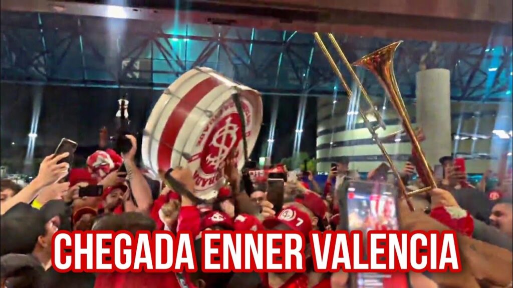 A LOUCURA DA CHEGADA DE ENNER VALENCIA A PORTO ALEGRE