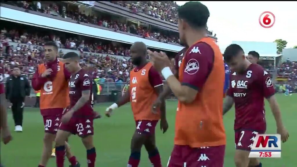 Mariano Torres volverá a la formación titular del Deportivo Saprissa