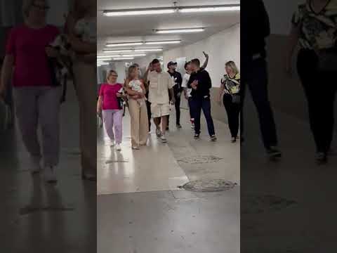 Torcedor do Vasco, volante Bruno Guimarães, do Newcastle, está no Maracanã para assistir ao clássico