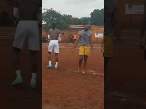 Zambo Anguissa en vacances au Cameroun.