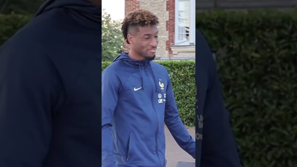 Kingsley Coman a célébré ses 27 ans avec toute l’équipe ce soir (avec un magnifique discours )