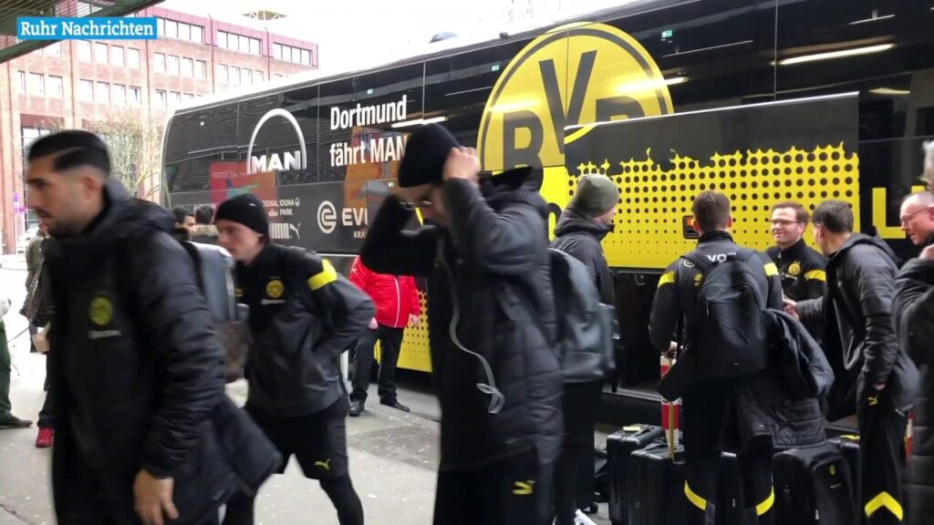 Der BVB mit Julian Brandt auf dem Weg nach Bremen
