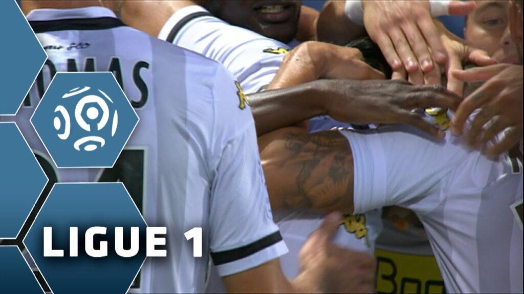 But Romain SAÏSS (33') / FC Lorient - Angers SCO (3-1) -  (FCL - SCO) / 2015-16