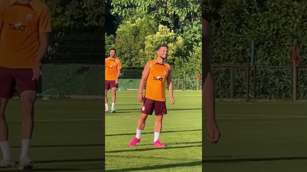 Dries Mertens’in sempatik halleri! #mertens #galatasaray
