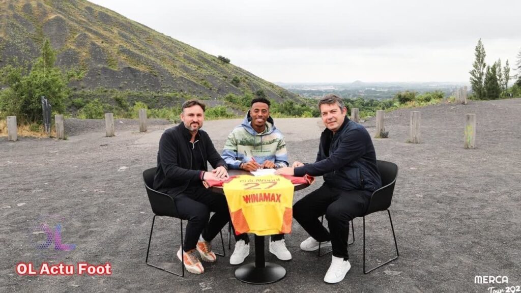 Le RC Lens a trouvé le remplaçant de Loïs Openda ! - actu foot