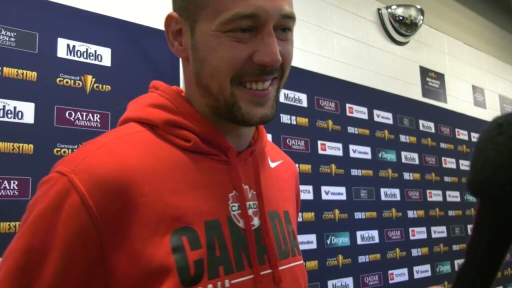 Milan Borjan: "En Canadá no viven para el fútbol"