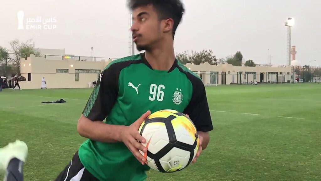 كنا في تدريبات نادي السد وكان تحدي المهارات بين اللاعبين