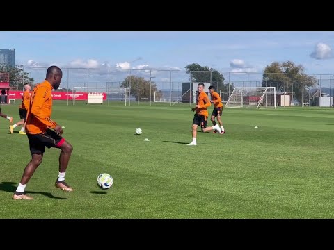 PRIMEIRO TREINO DE ENNER VALENCIA COM O GRUPO COLORADO